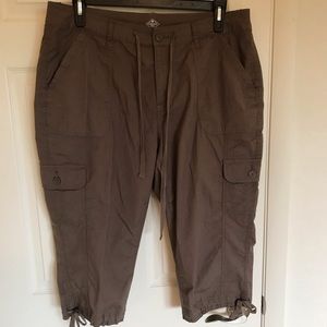 Saint johns bay Capri pants size 16W